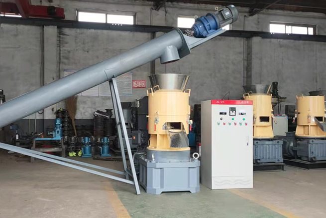 Flat Die Wood Pellet Machine in Thailand