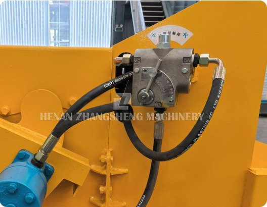Intelligent hydraulic forced feeding system